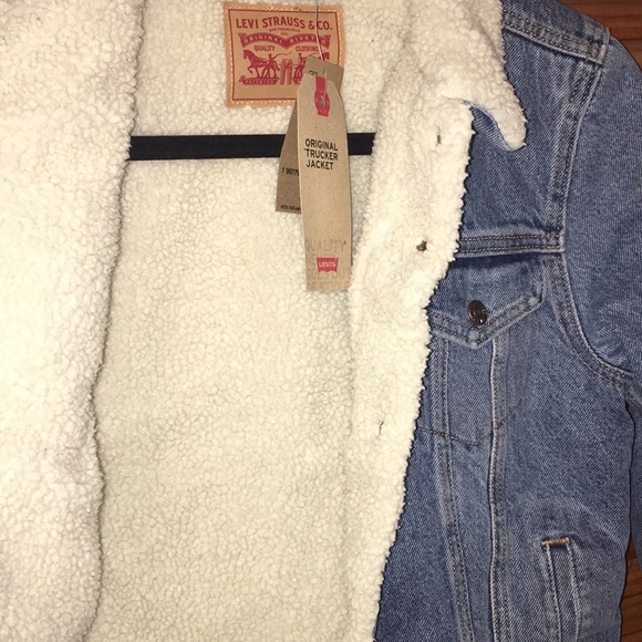 Levi’s Trucker Jacket - Picture 5 of 8